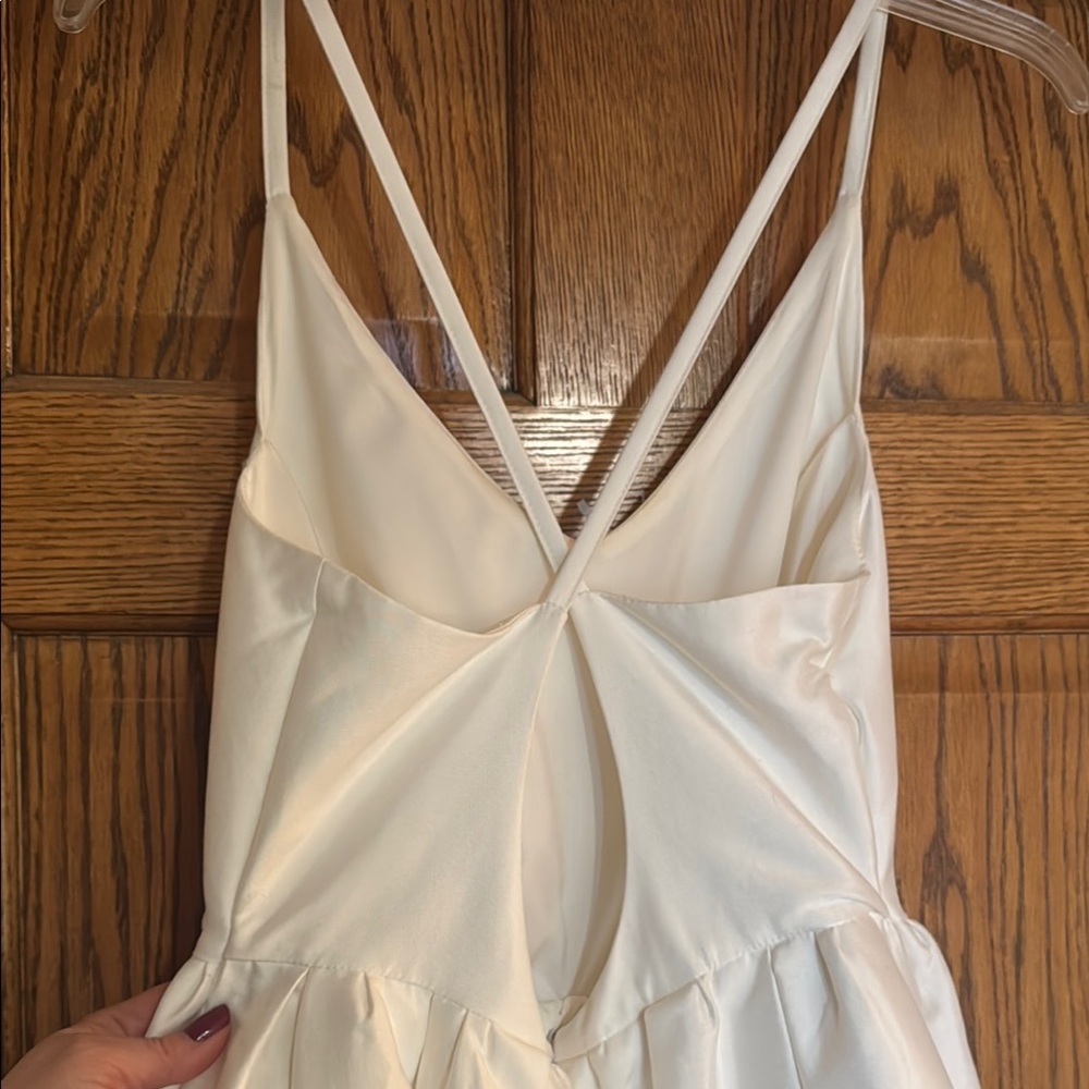 White High-Low V-Neck Sundress for Brides - Picture 5 of 5